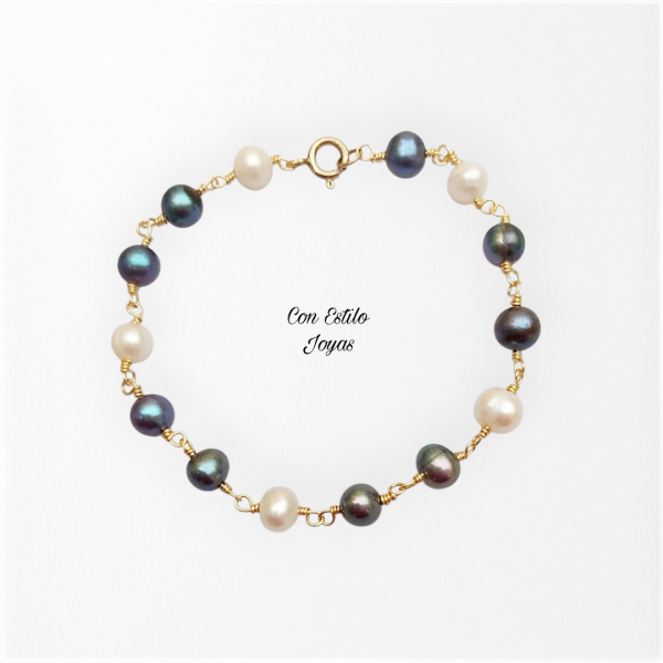 Pulsera perlas de río blancas y negras
