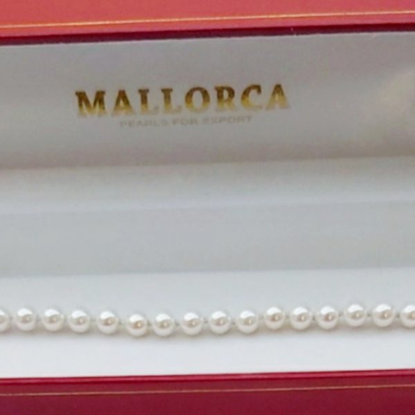 Pulsera perlas de Mallorca blanca 6 mm.