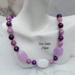 Collar Amelia morado.